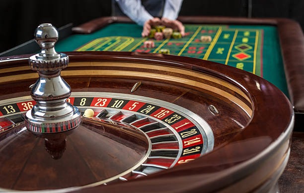 gotobet platform interface showing live dealer tables, sportsbook, and slot games